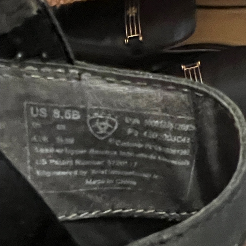 Ariat Tambour leather Women's Black clogs with a brown laser-cut overlay
Sz 8.5 - Picture 11 of 14